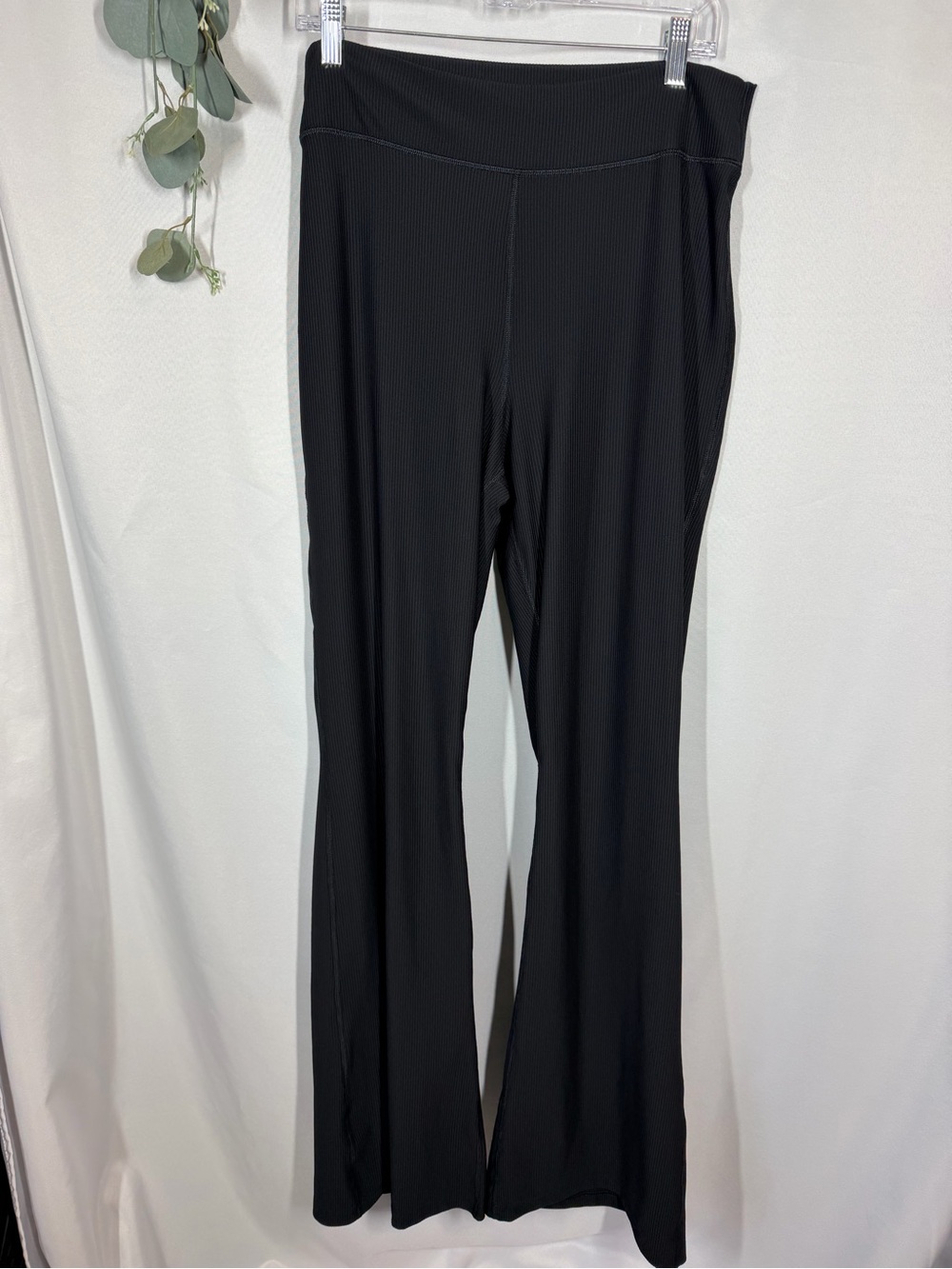 Old Navy | Powersoft Ribbed Black Flared Yoga Pants Go Dry Women's Size XL Tall